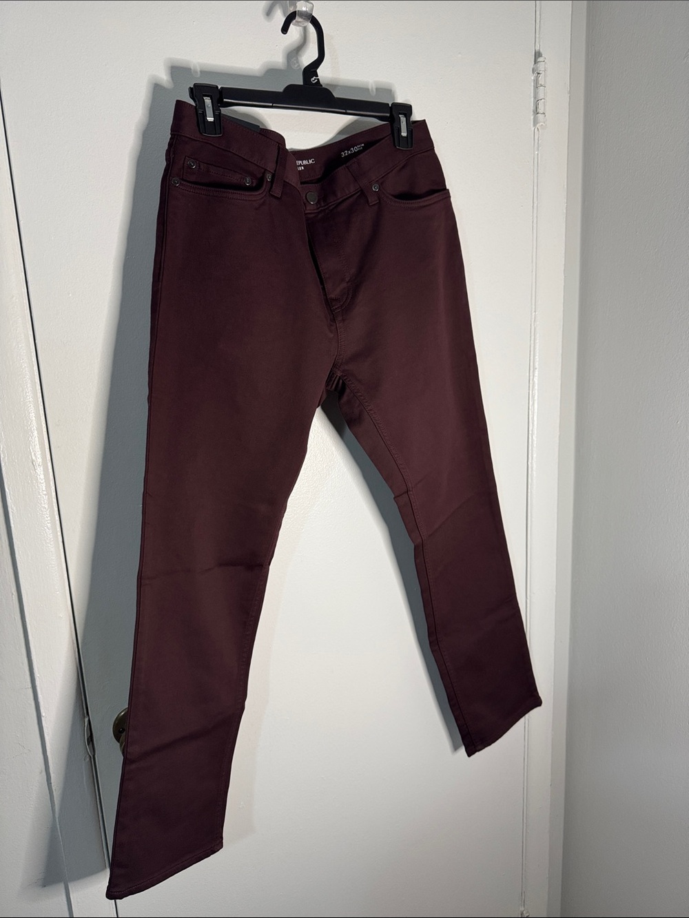 Banana Republic Men’s 32x30 Slim Fit Traveler Pants in Deep Burgundy NWT
